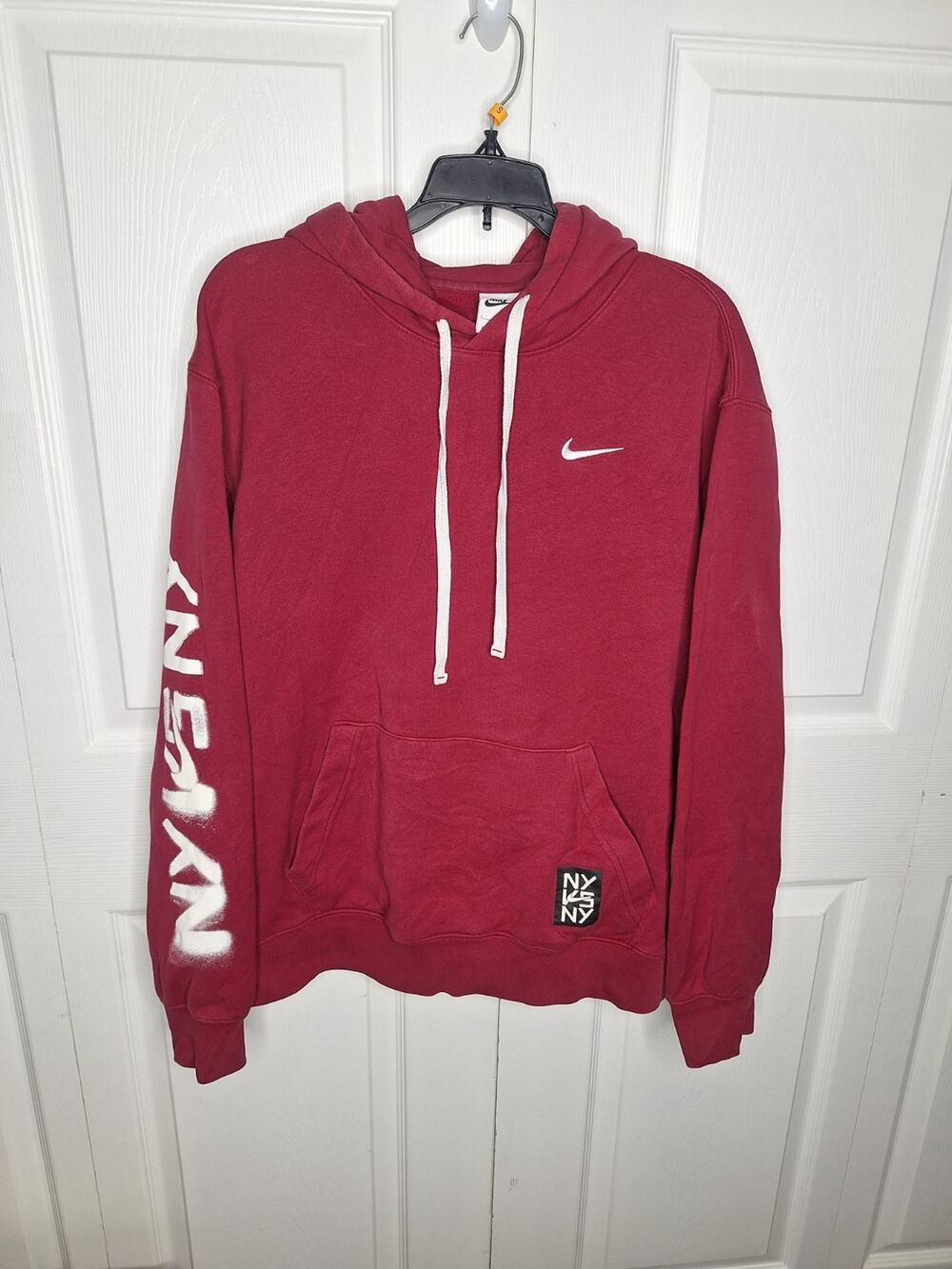 Nike Standard Issue New York vs New York Red Basketball Hoodie size Large NYC